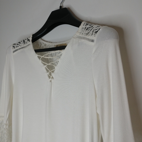 Democracy Women's Bell SLV V-Neck Lace Up Top - Picture 7 of 13